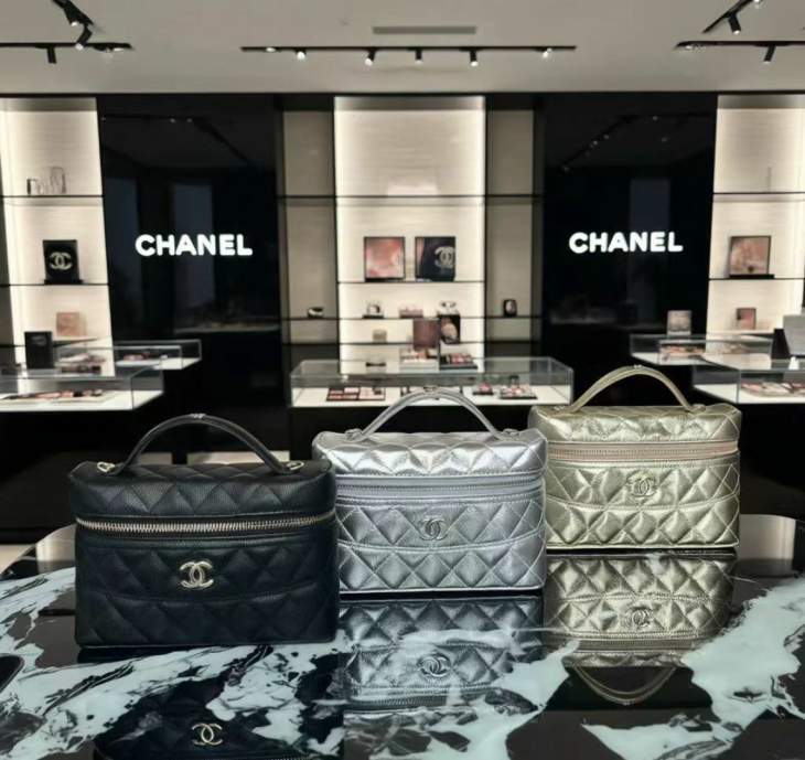 Picture of Chanel Handbags 2 _SKUfw239844336fw